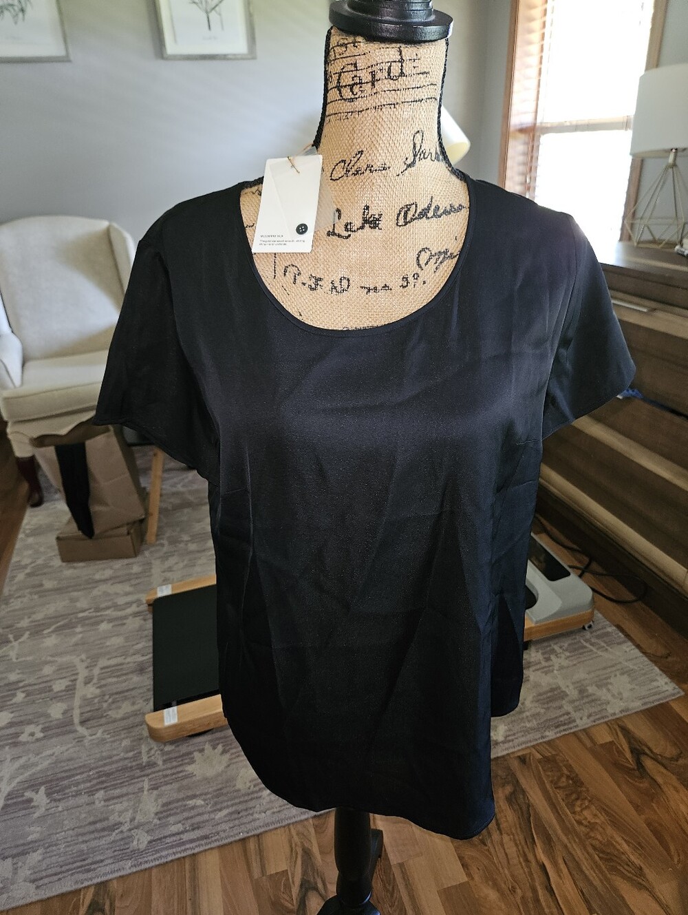 Women's Black Short-Sleeve Scoop Neck Top Quince Silk